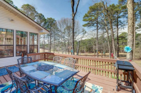 Charming Fairfield Bay Home on Golf Course